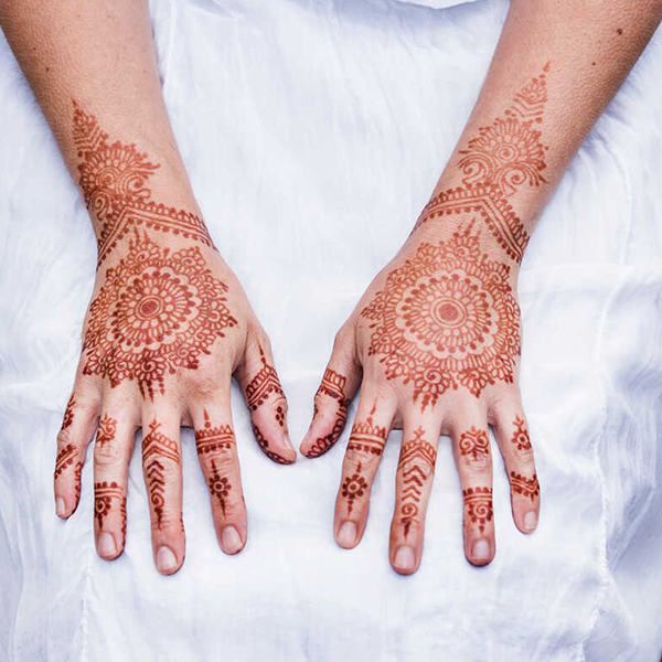 Henna Both Hands Up To Wrist